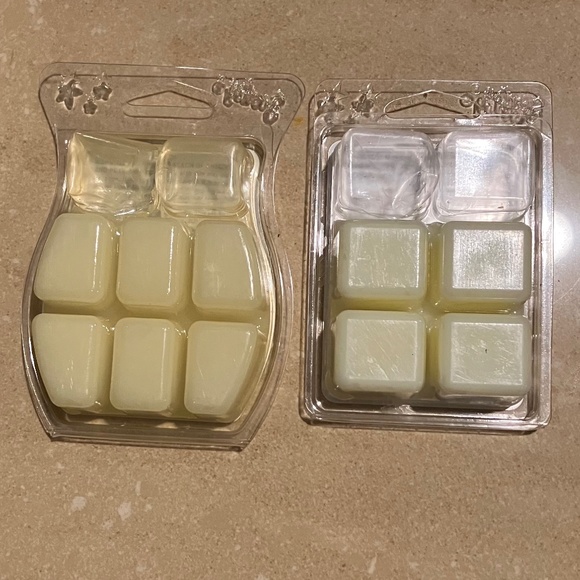 Scentsy Wax Warmer & Wax Cubes - Picture 10 of 12
